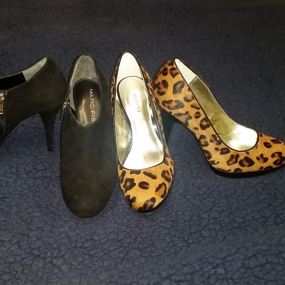 2 pr Black Suede Marc Fisher & Alfani leopard pump